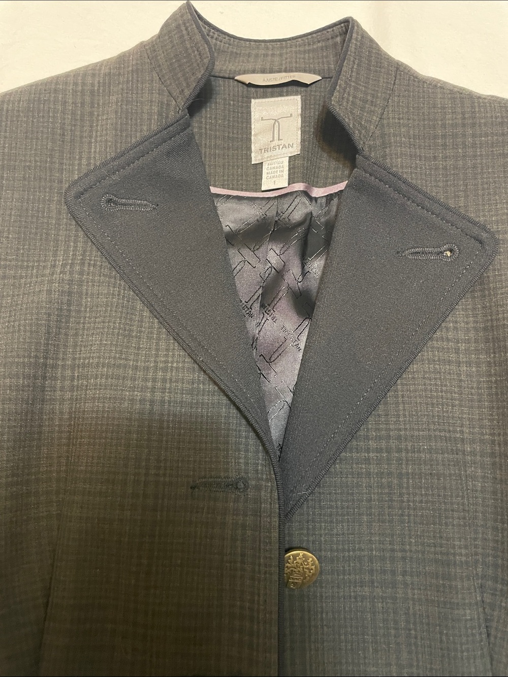 Womens Tailored Plaid Blazer Jacket in Dark Gray. Black collar. Tint of green - Picture 5 of 6